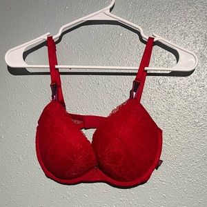 Victoria’s Secret push up bra 32DD